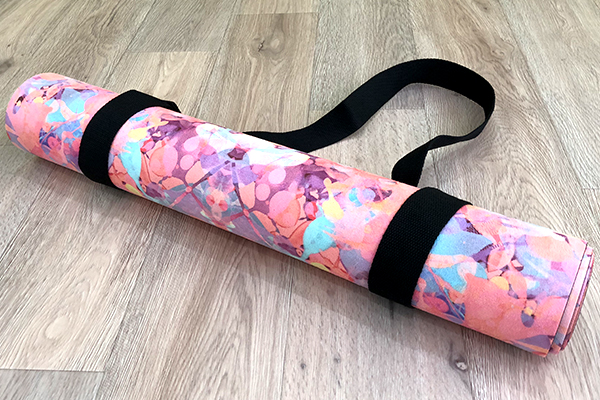 ストラップ付のヨガマットも有り